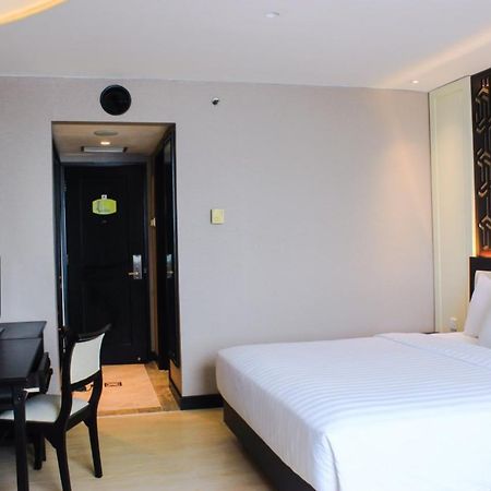 Hotel Grand Arkenso Park View Semarang Esterno foto