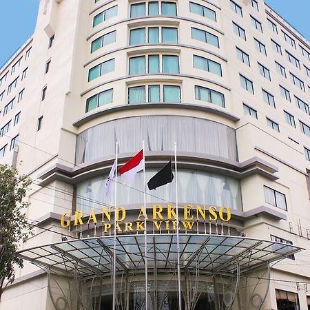 Hotel Grand Arkenso Park View Semarang Esterno foto