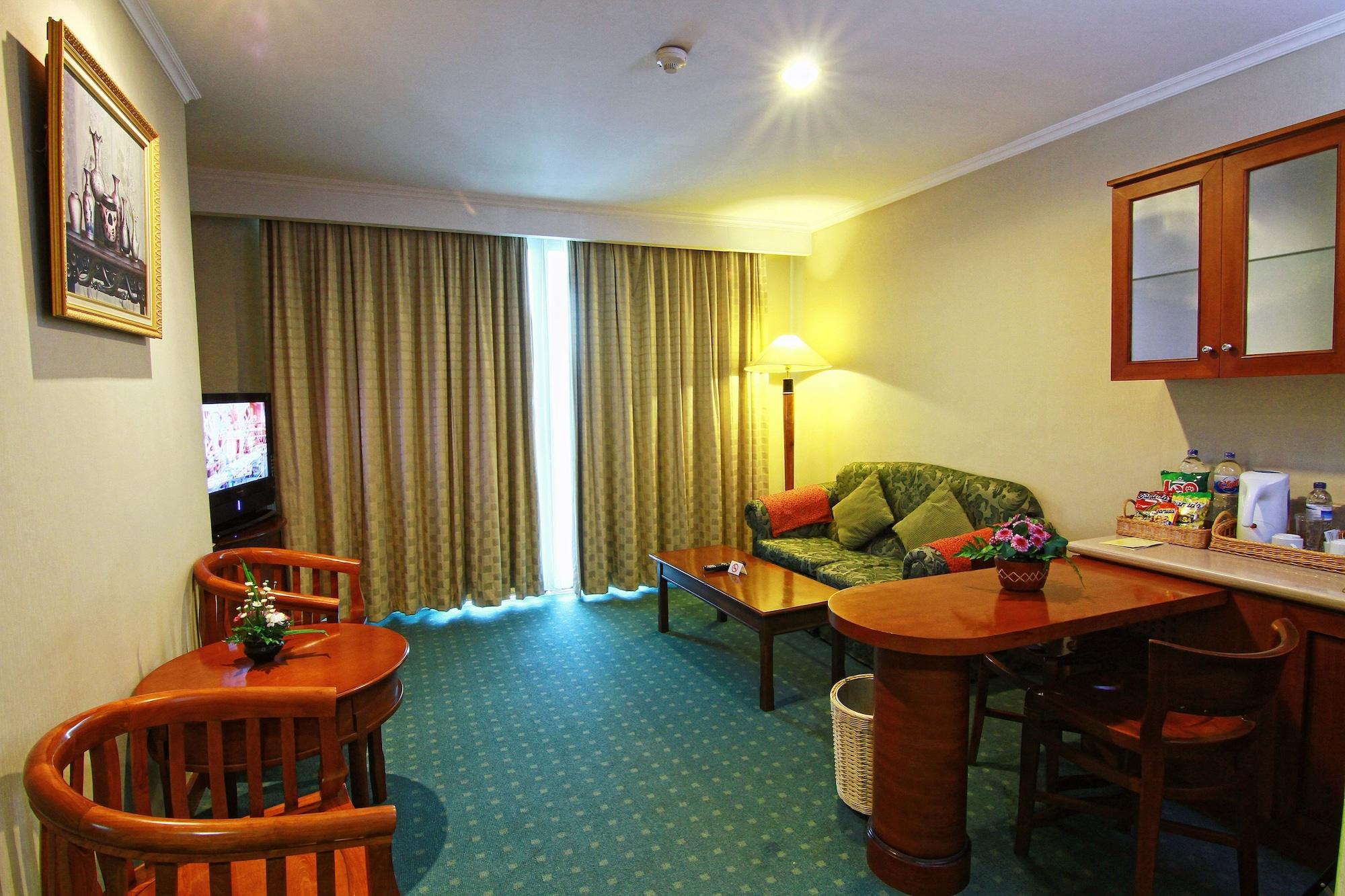 Hotel Grand Arkenso Park View Semarang Esterno foto