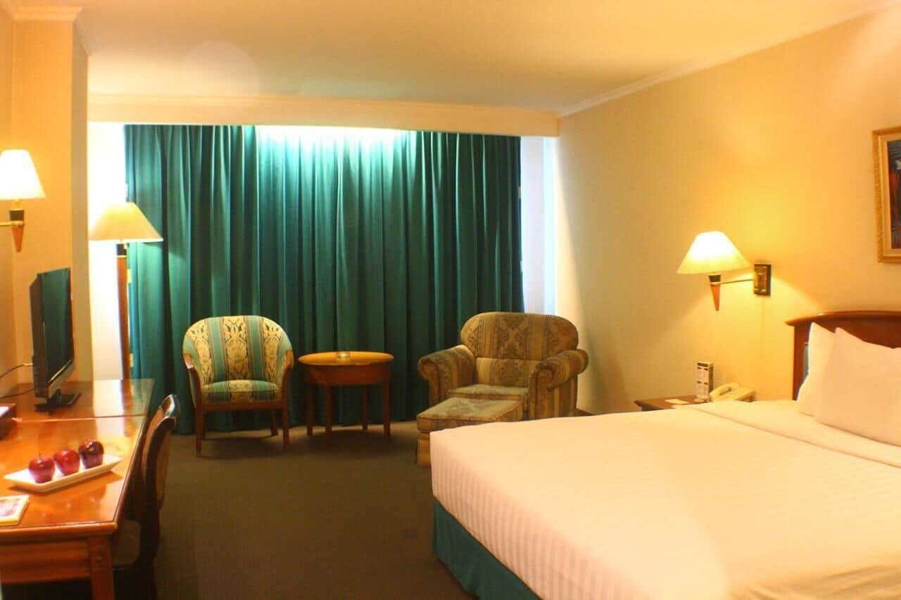 Hotel Grand Arkenso Park View Semarang Esterno foto