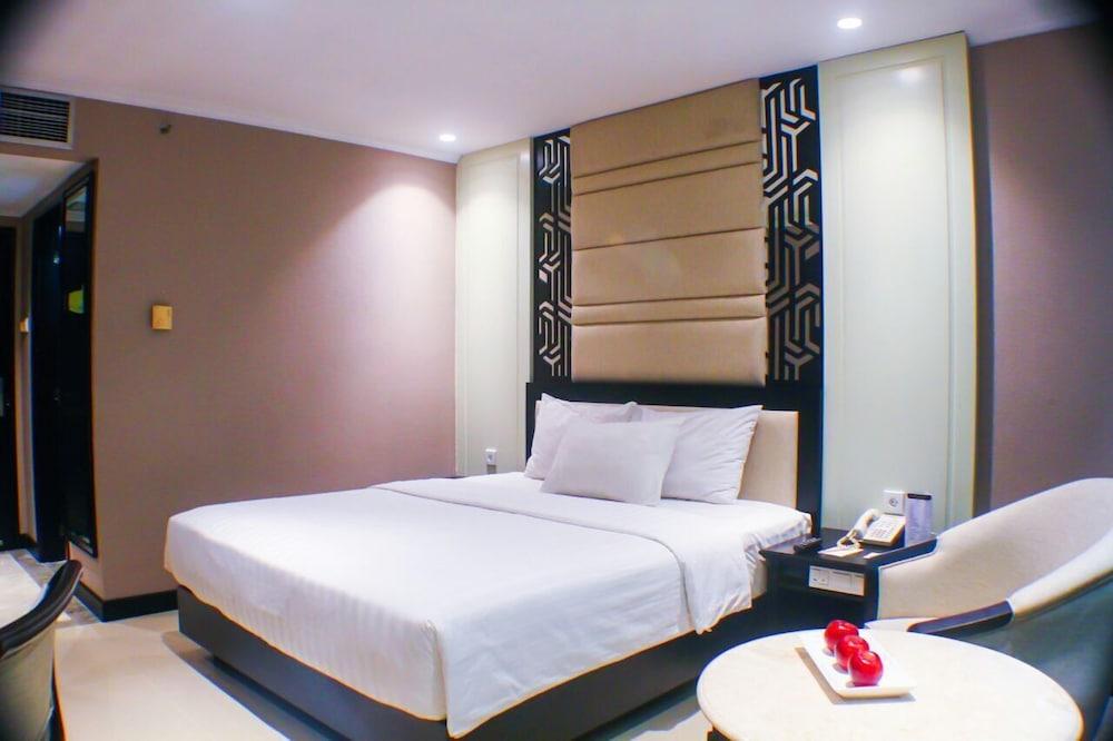 Hotel Grand Arkenso Park View Semarang Esterno foto