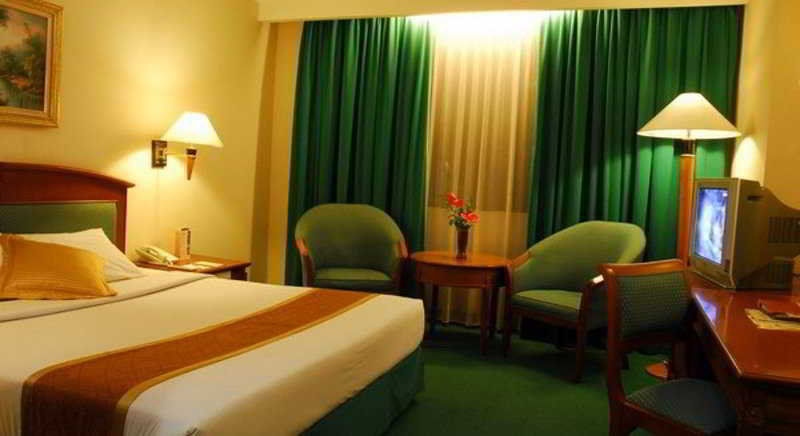 Hotel Grand Arkenso Park View Semarang Esterno foto