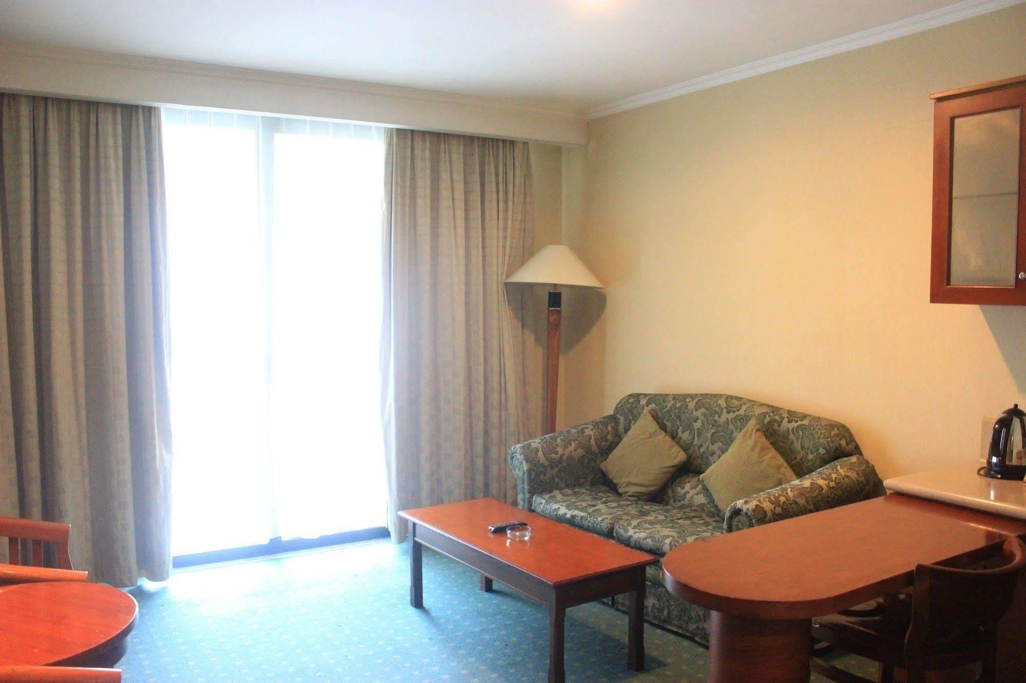 Hotel Grand Arkenso Park View Semarang Esterno foto