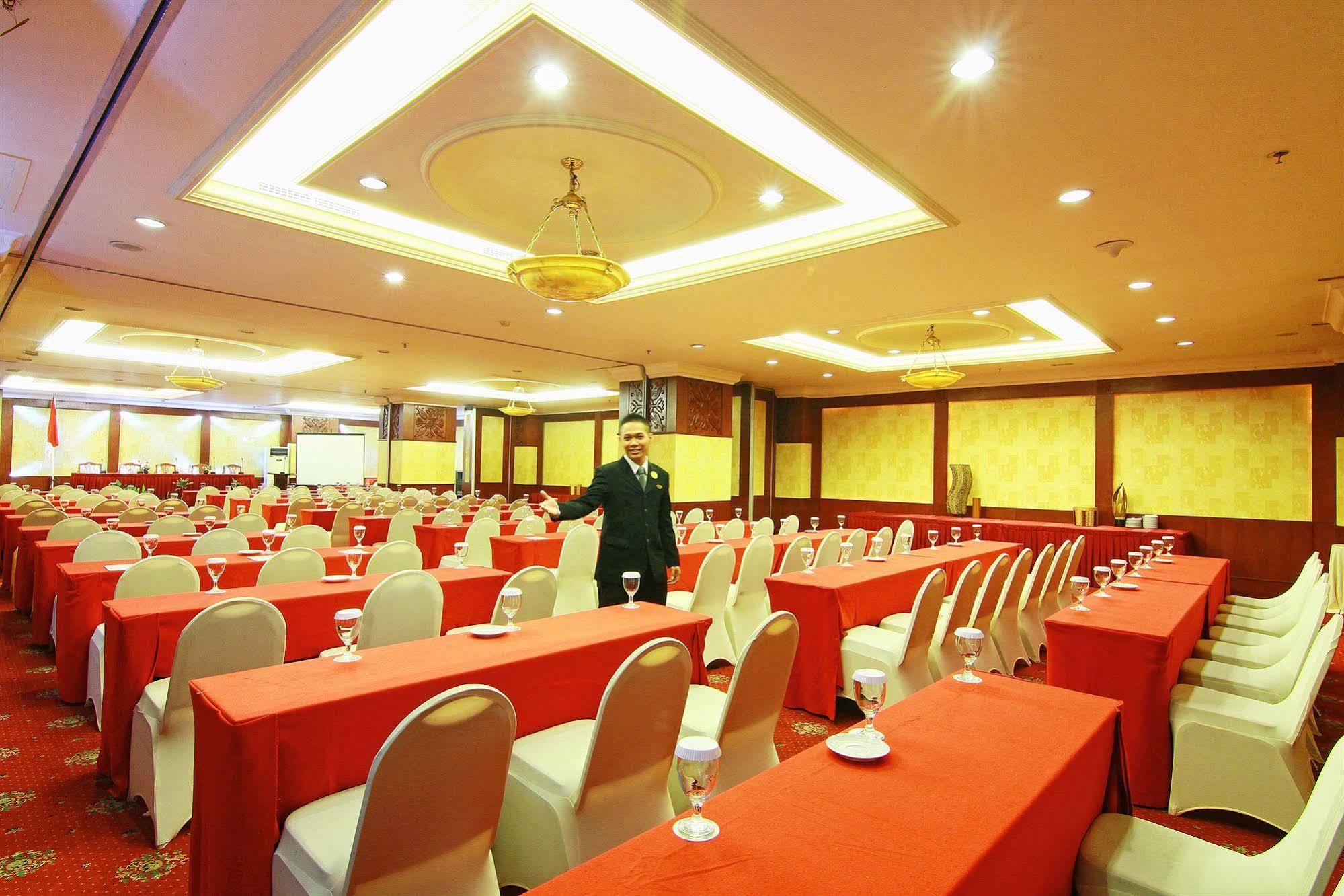 Hotel Grand Arkenso Park View Semarang Esterno foto