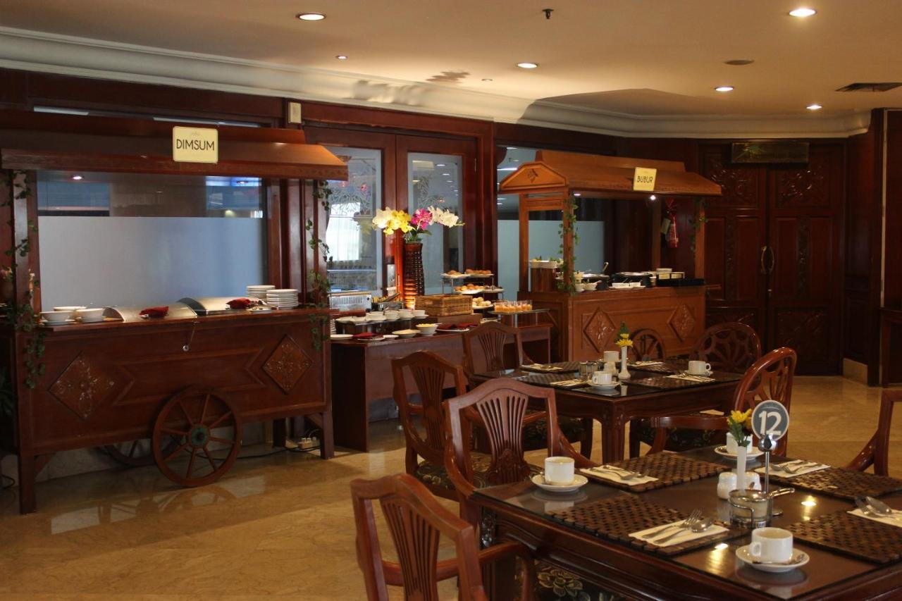 Hotel Grand Arkenso Park View Semarang Esterno foto