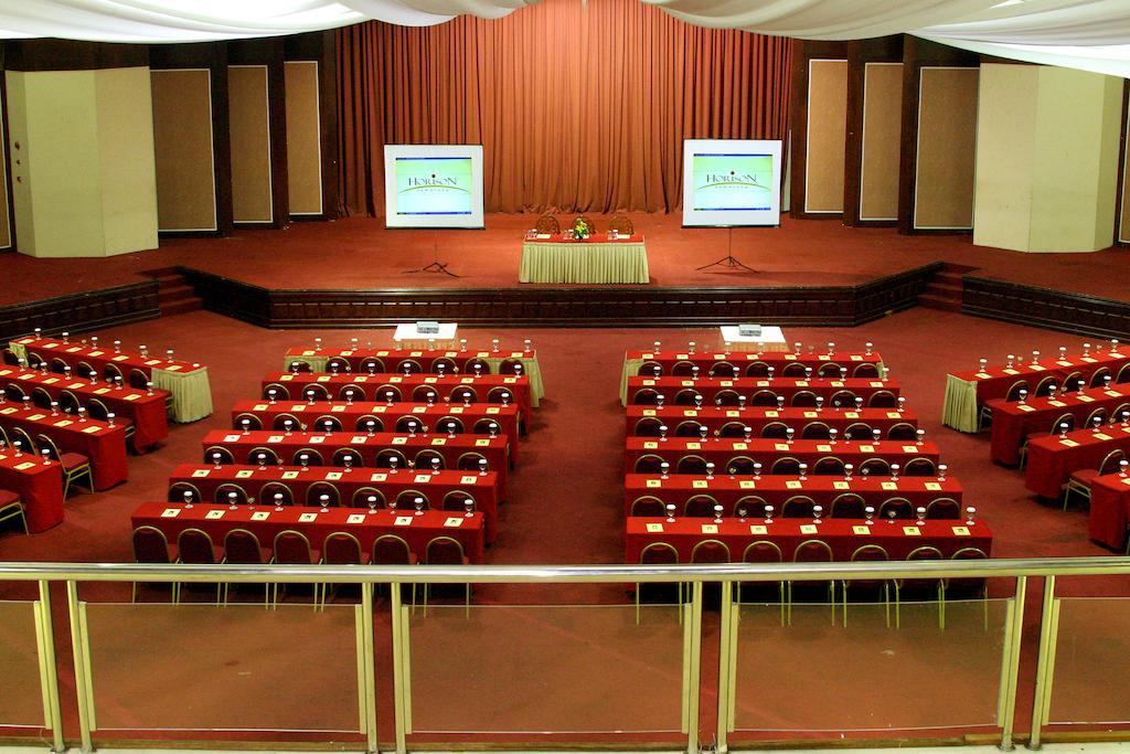 Hotel Grand Arkenso Park View Semarang Esterno foto